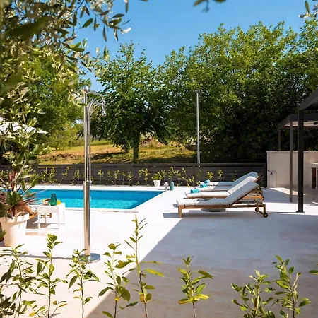 Mala 2 Mit Pool Und Whirlpool Διαμέρισμα *