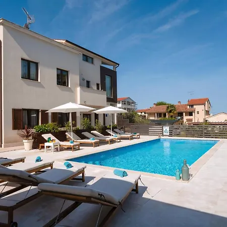 Mala 2 Mit Pool Und Whirlpool Διαμέρισμα *