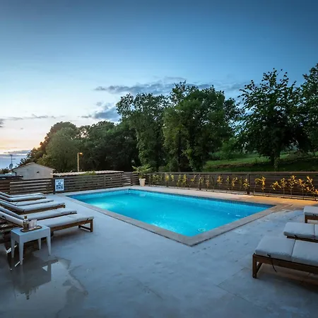 Mala 2 Mit Pool Und Whirlpool Apartment *