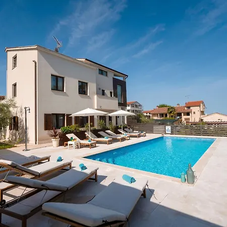 Mala 2 Mit Pool Und Whirlpool Apartment
