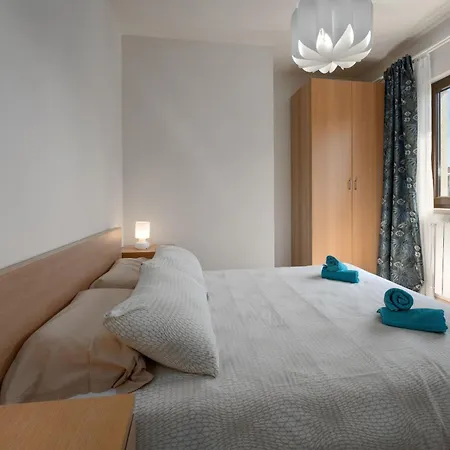 Apartment Mala 2 Mit Pool Und Whirlpool *