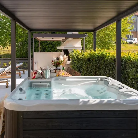 Mala 2 Mit Pool Und Whirlpool *